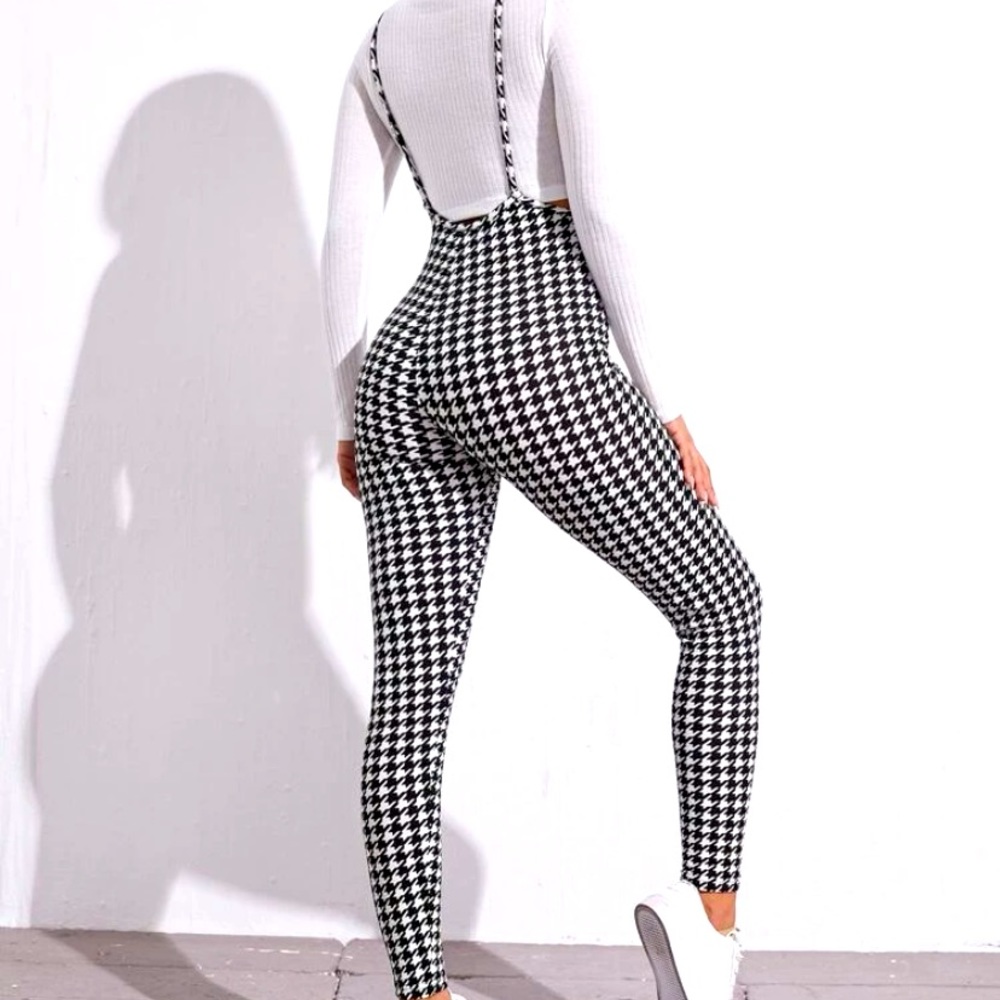 Houndstooth suspender leggings